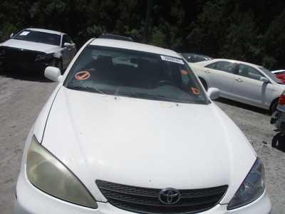 toyota camry le xle se