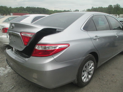 toyota camry le xle se xse