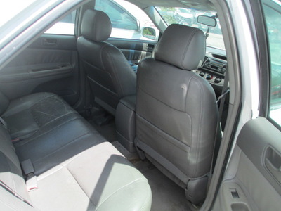 toyota camry le xle se