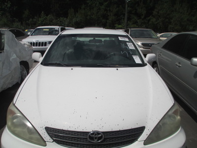 toyota camry le xle se