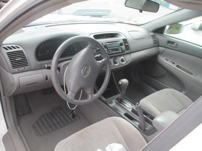 toyota camry le xle se