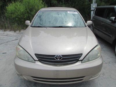 toyota camry le xle se