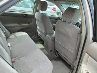 toyota camry le xle se