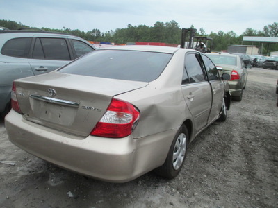 toyota camry le xle se