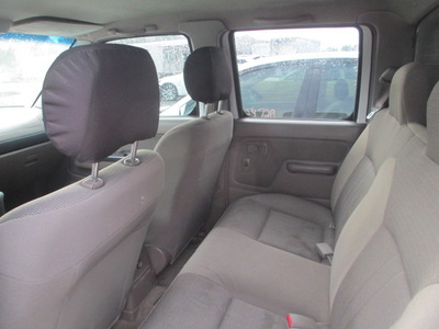 nissan frontier xe se