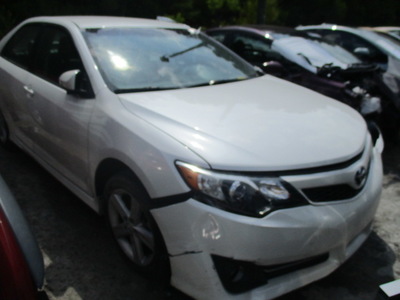 toyota camry l se le xle