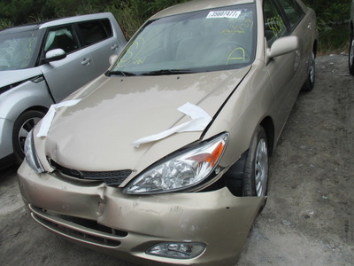 toyota camry le xle se