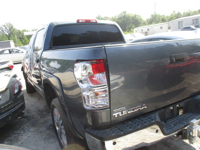 toyota tundra crewmax