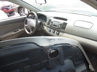 toyota camry le xle se