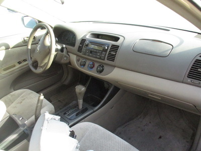 toyota camry le xle se