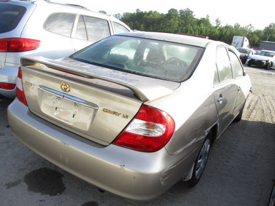 toyota camry le xle se