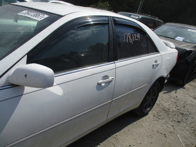 toyota camry le xle se