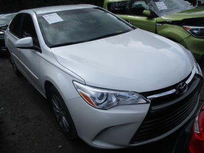 toyota camry le xle se xse