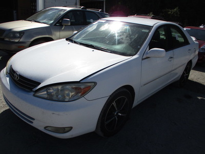 toyota camry le xle se