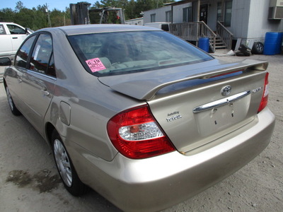 toyota camry le xle se