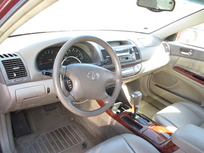 toyota camry le xle se