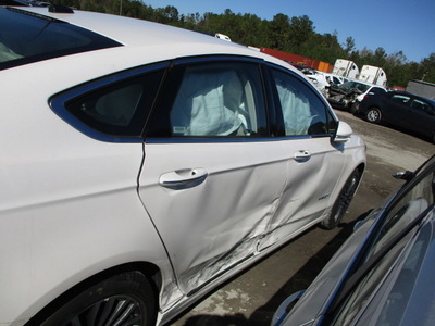 ford fusion titanium hybrid