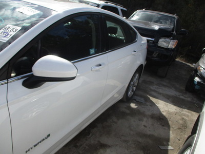 ford fusion se hybrid