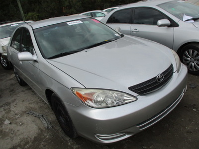 toyota camry le xle se