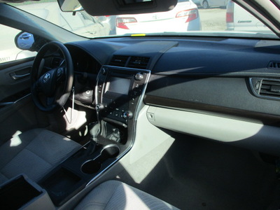 toyota camry le xle se xse