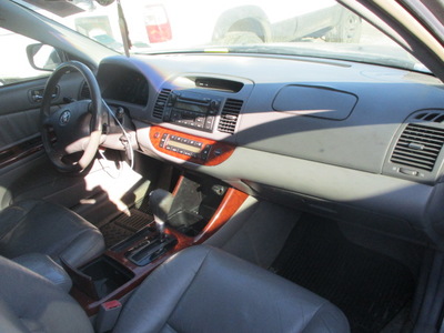 toyota camry le xle se