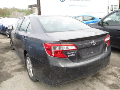 toyota camry l se le xle