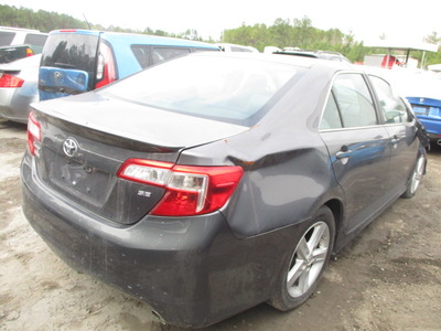 toyota camry l se le xle