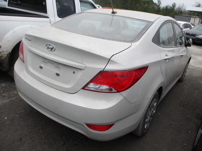 hyundai accent se