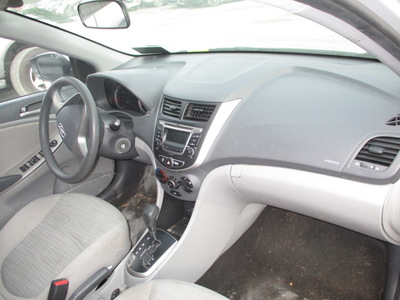 hyundai accent se