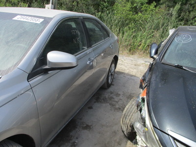 toyota camry le xle se xse