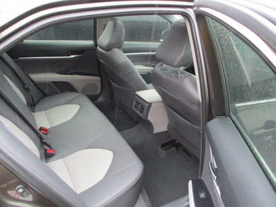 toyota camry l le xle se xse