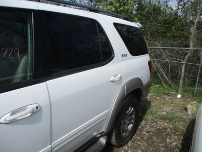 toyota sequoia sr5