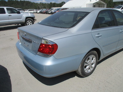 toyota camry le xle