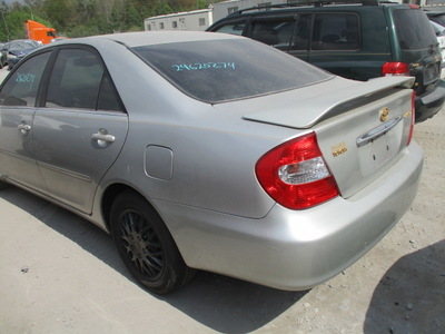 toyota camry le xle se