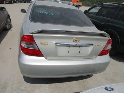 toyota camry le xle se