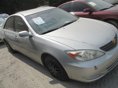 toyota camry le xle se