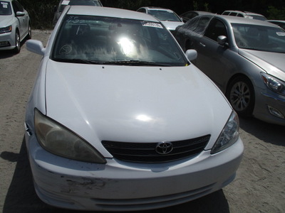 toyota camry le xle se