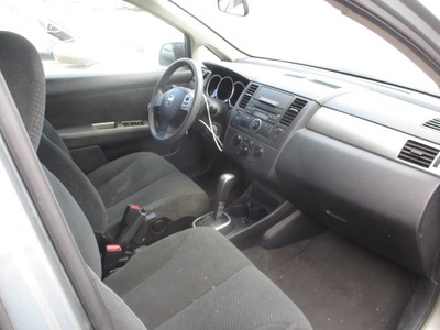 nissan versa s sl