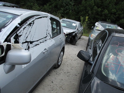 nissan versa s sl