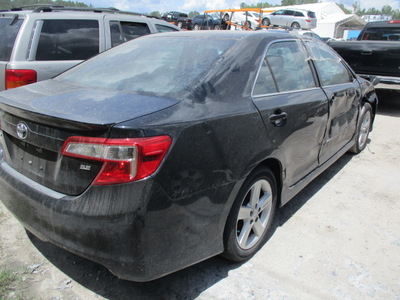 toyota camry l se le xle