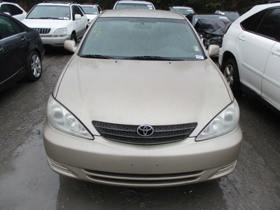 toyota camry le xle se