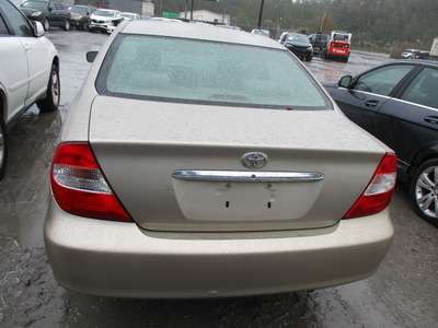 toyota camry le xle se