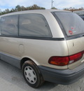 toyota previa le