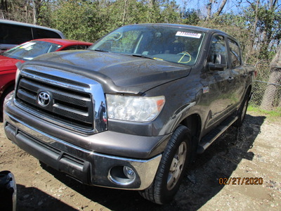 toyota tundra crewmax sr5