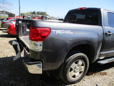 toyota tundra crewmax sr5