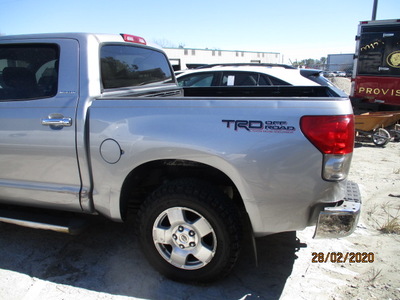 toyota tundra crewmax limited