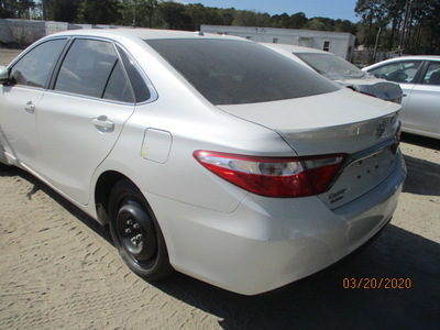 toyota camry le xle se xse