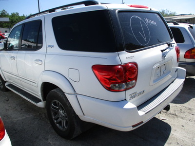 toyota sequoia sr5