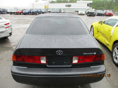 toyota camry ce le xle