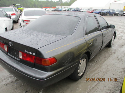 toyota camry ce le xle